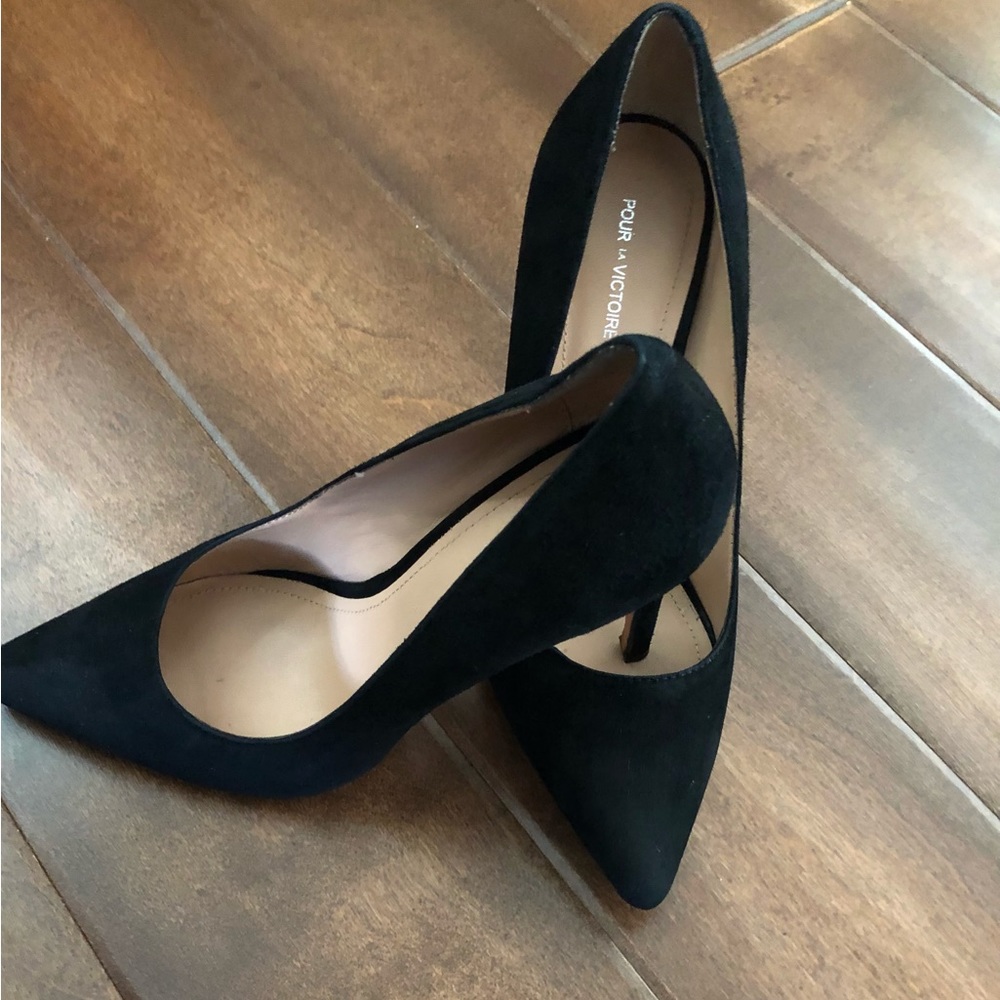 Pour La Victoire black suede heels